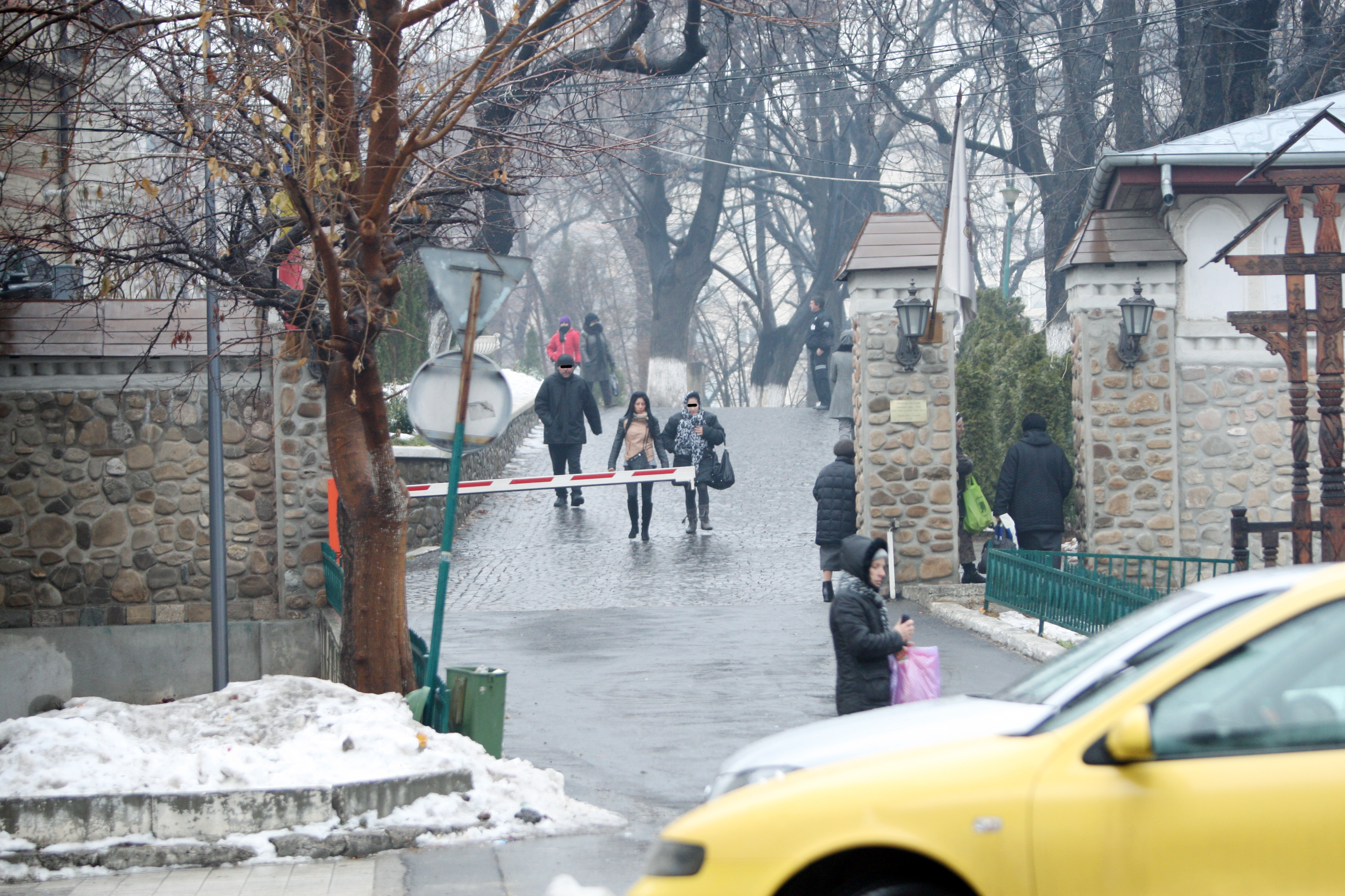 Al doilea lacas de cult vizitat de Floarea si mama ei, Biserica Radu Voda