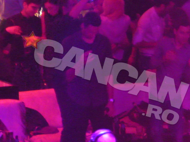 Gigi o să fie mândru! Steliştii s-au cuminţit şi au renunţat la orgiile bahice! Au ieşit în club cu iubitele şi au băut doar şampa