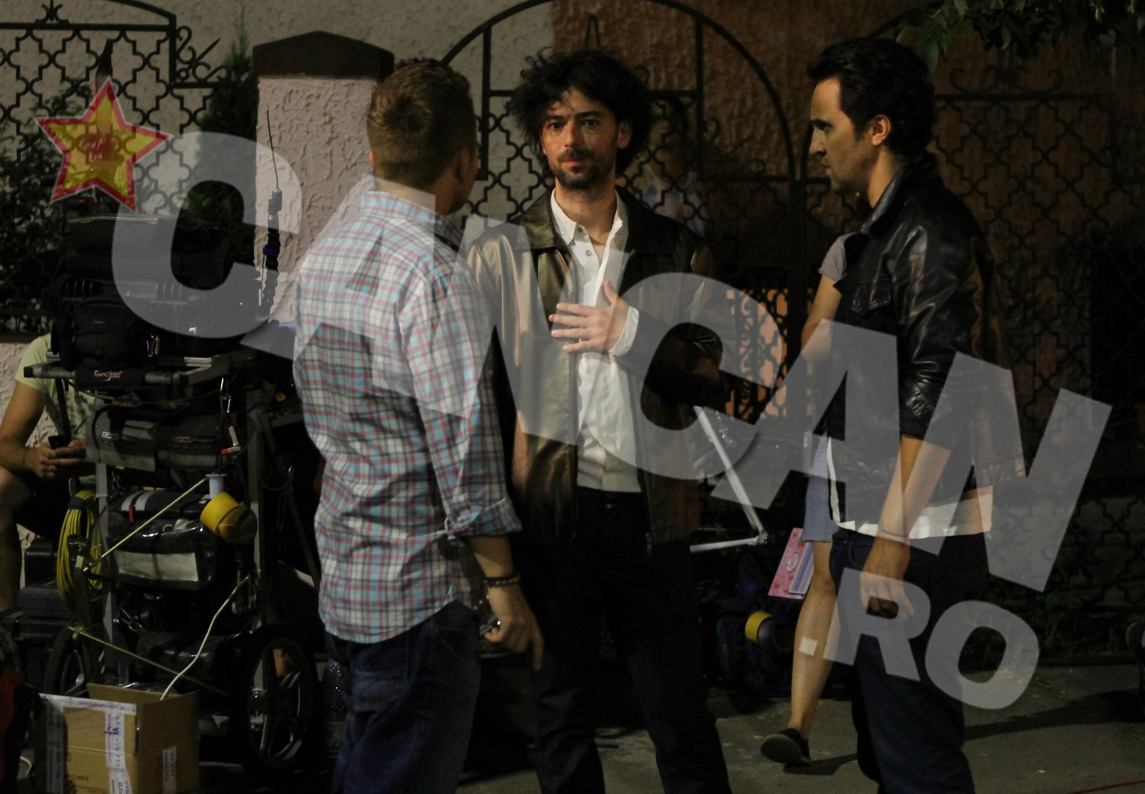 Dan Bordeianu si Dorian Boguta, intr-o pauza de filmari