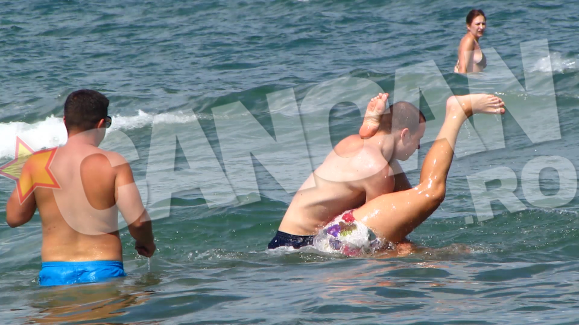 Ciomu jr a fost bagat dintr-o miscare sub valuri