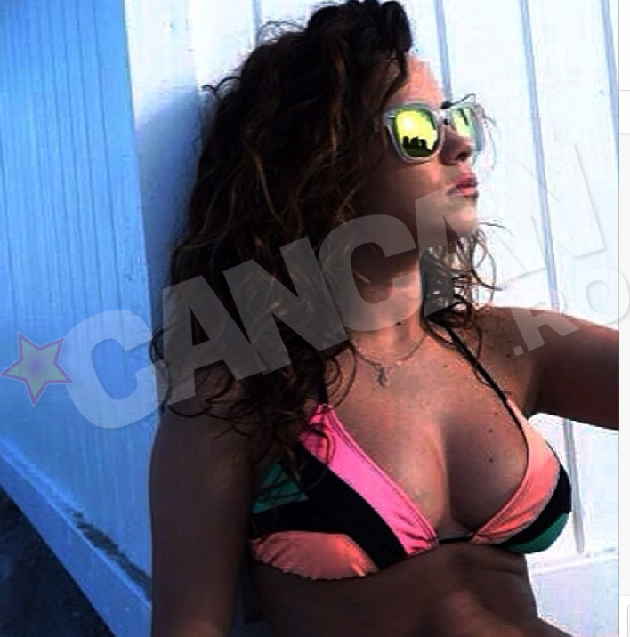 Sanii artistei par mult mai mari dina ceasta fotografie postata recent pe o retea de socializare