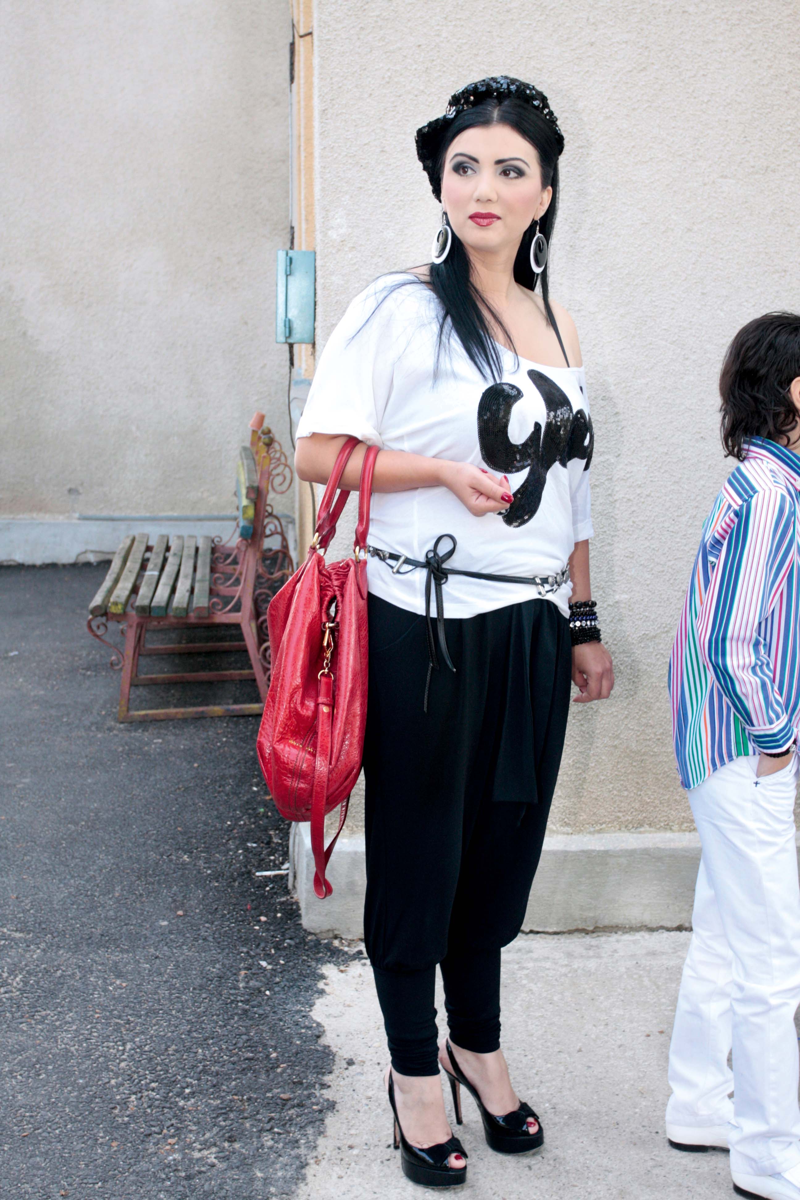 Adriana Bahmuteanu este obisnuita sa traiasca pe picior mare