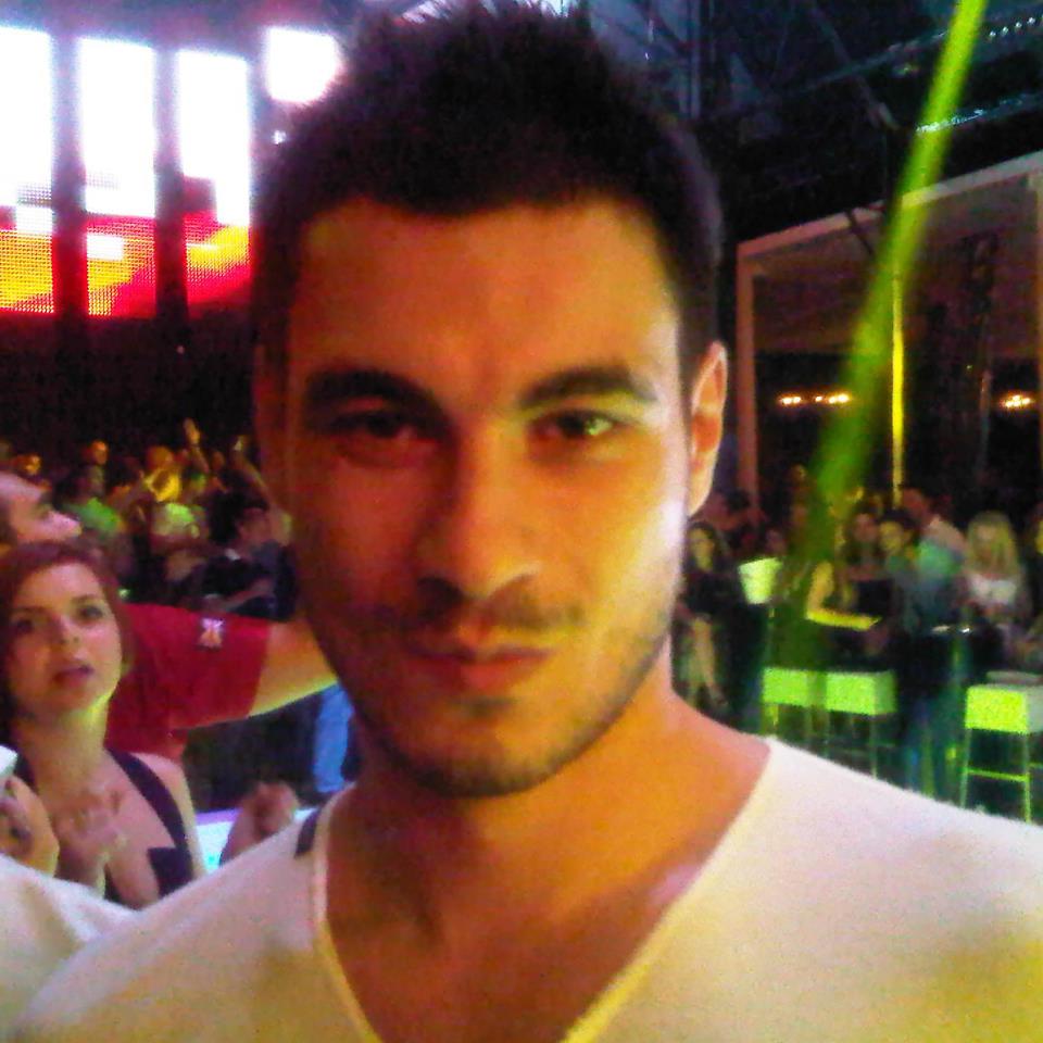 Alex a facut in asa fel incat va pleca la Barcelon cu Gina