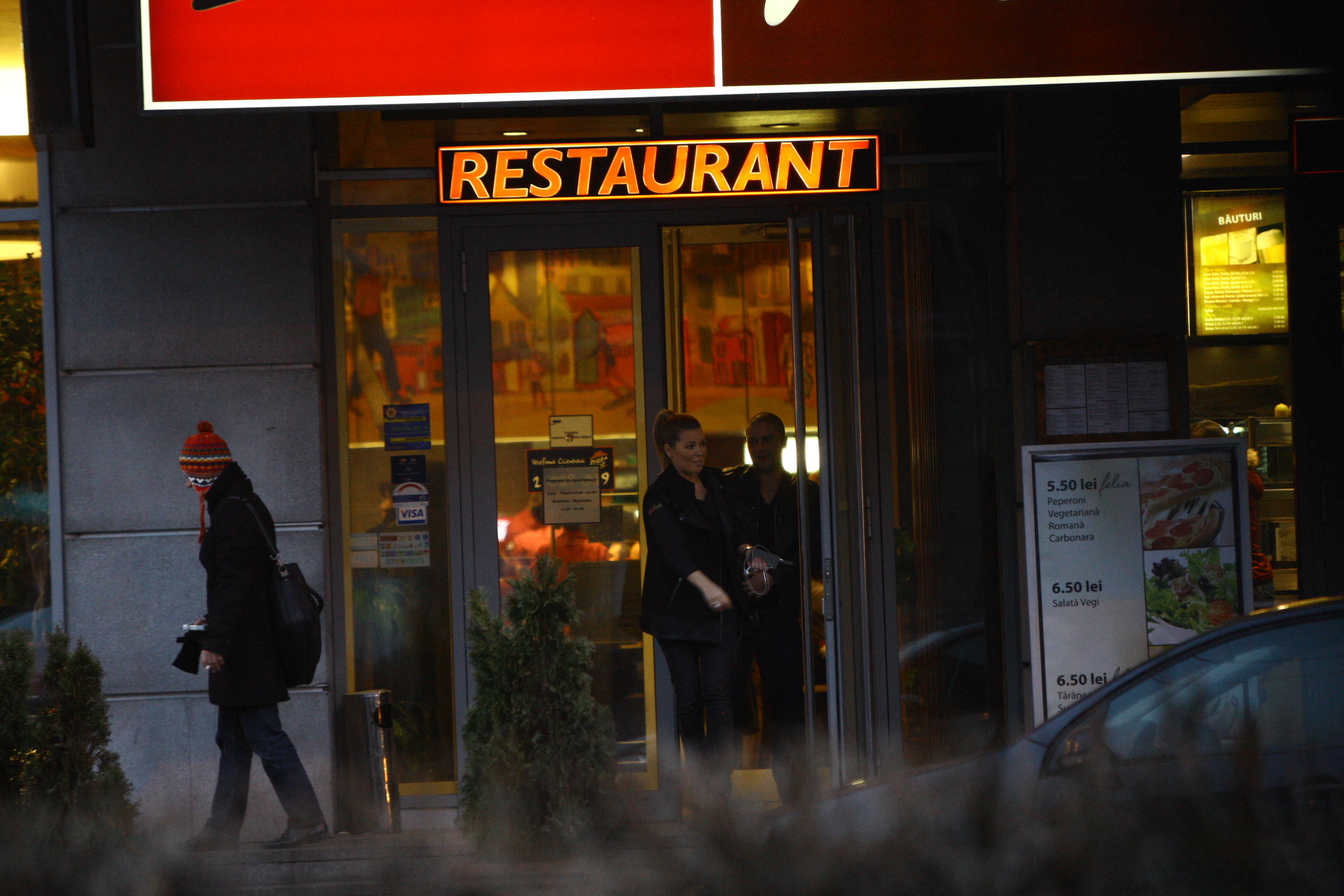 Zilele trecute, Gina si Augustin au iesit la o pizza si un pahar de vorba