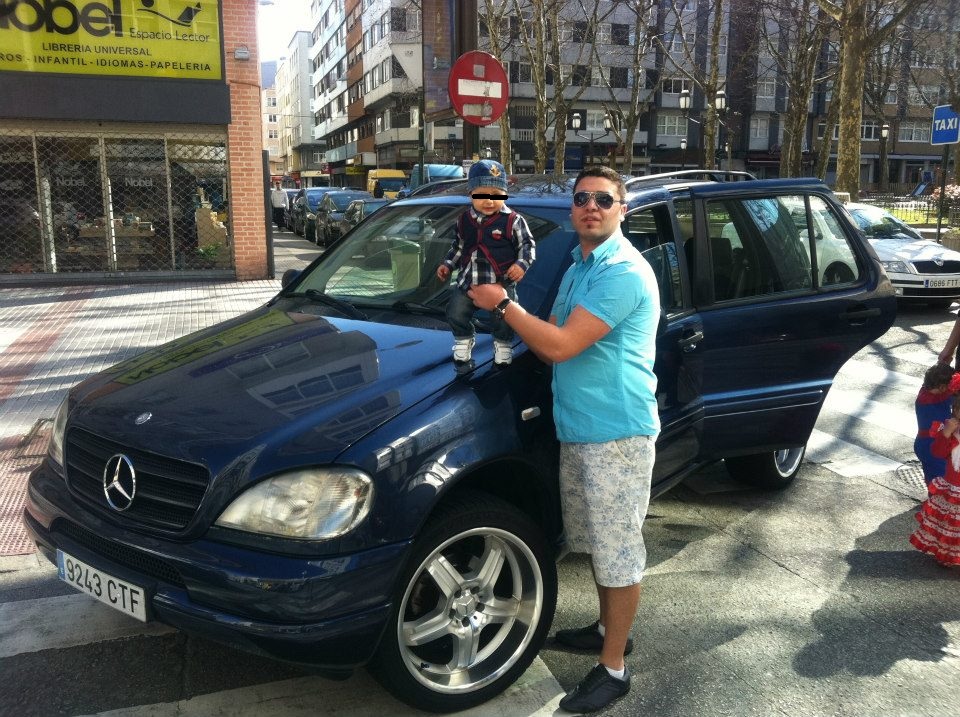 Florin Chiroaica se lauda cu masinile pe care le are