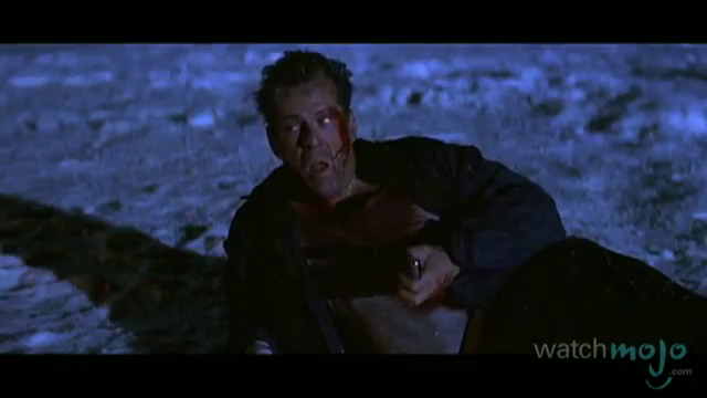 Scenele de lupta din parcarile cluburilor de la noi par rupte din filmele de actiune cu Bruce Willis