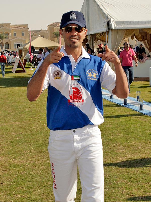 Secretul miliardarilor lumii care ţi-ar întorce stomacul pe dos! Nu o să-ţi vină să crezi ce delicatesă îi menţine în formă!