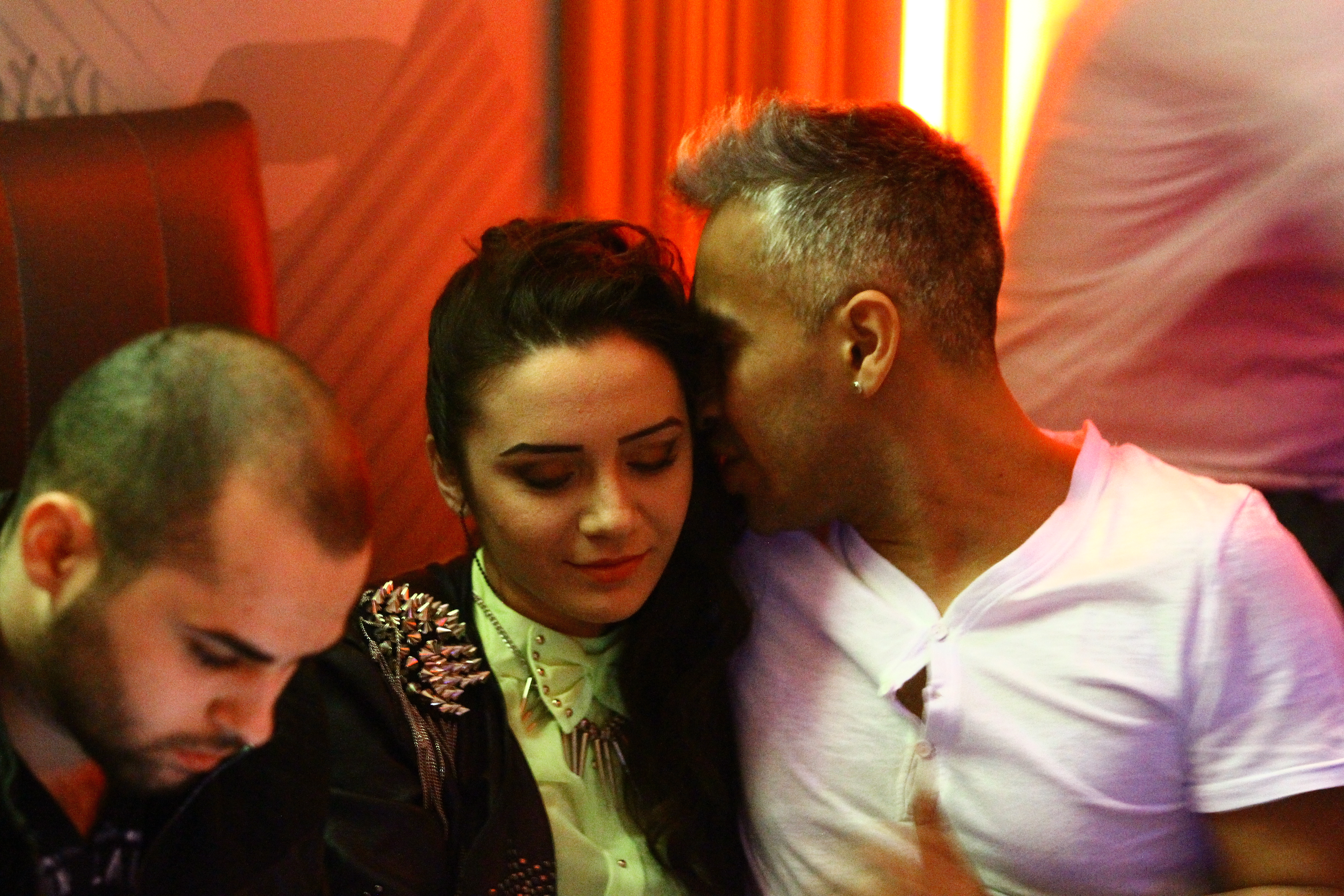 Oare ce si-or fi soptit toata noaptea?