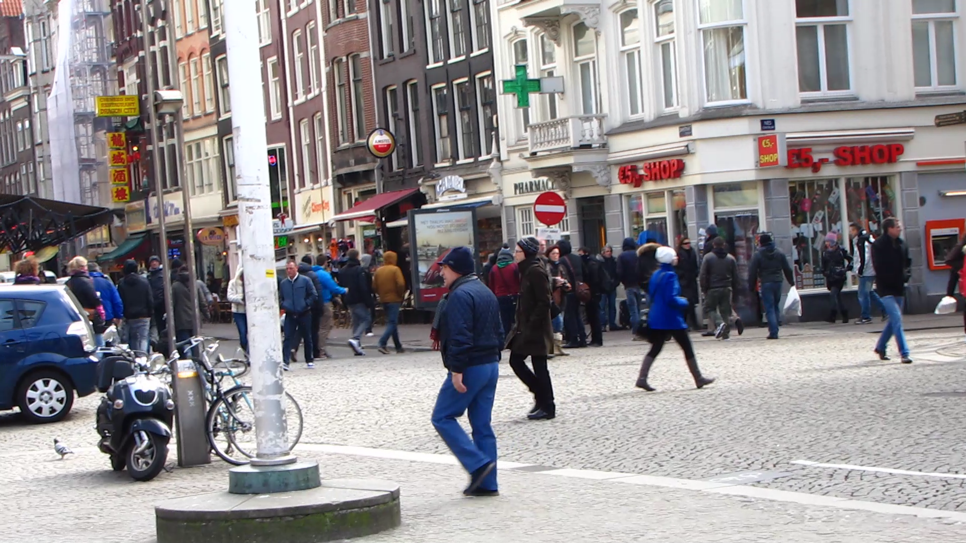 Giovani Becali, singur prin Amsterdam