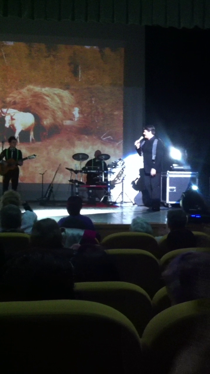 Timp de doua ore, Fuego a tinut publicul brasovean cu sufletul la gura