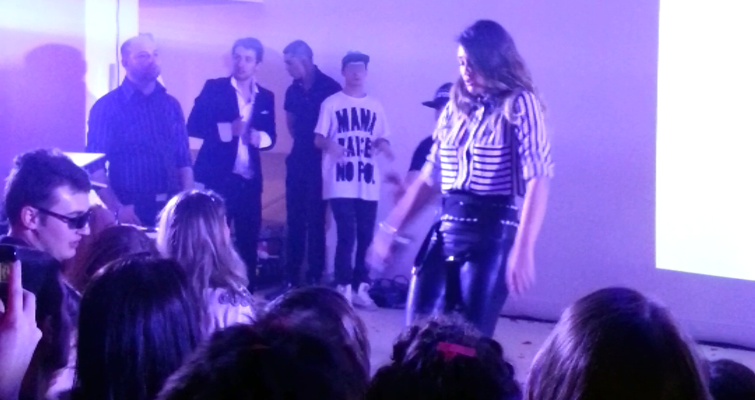 Un student la economie i-a atras atentia Antoniei