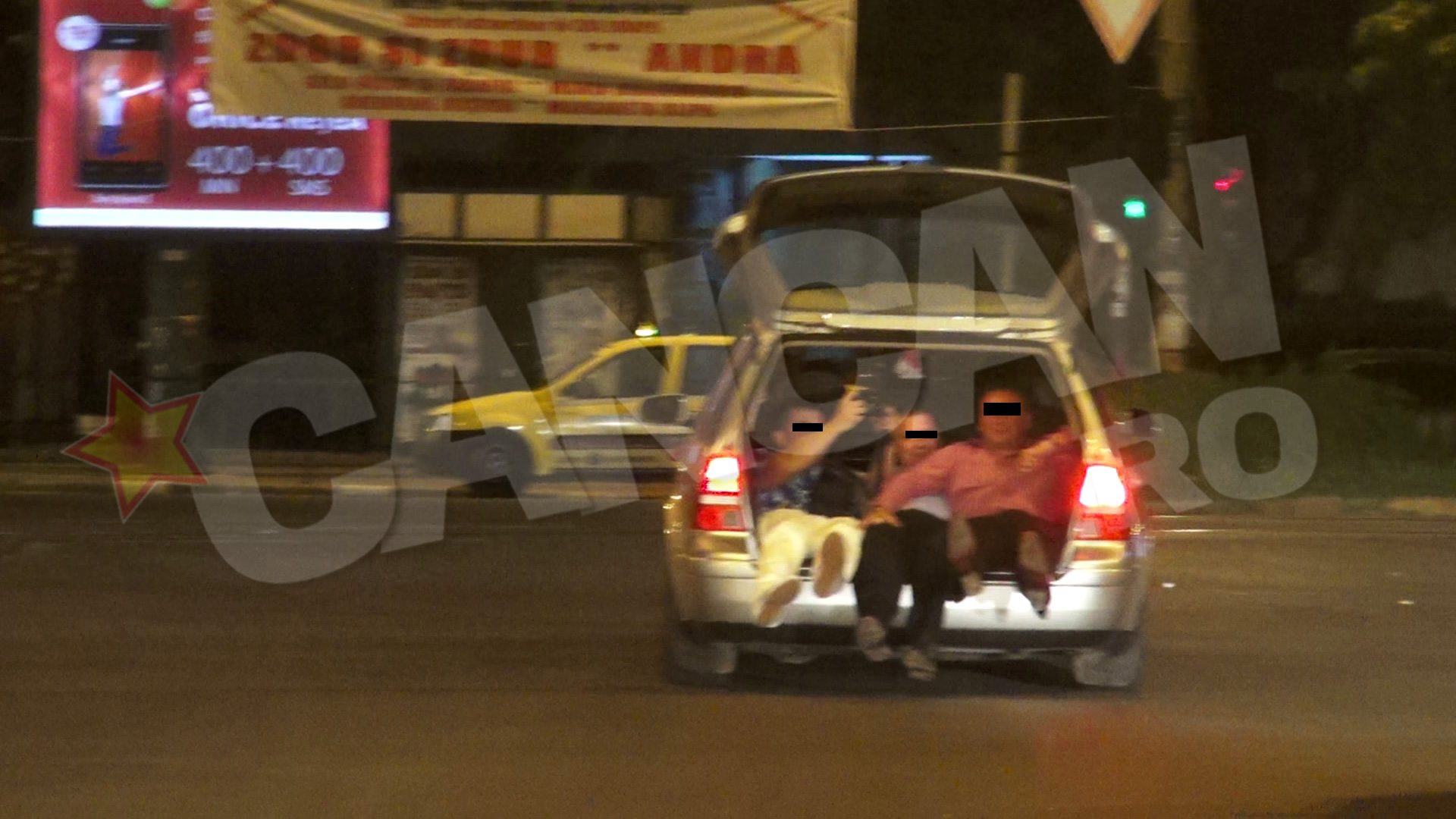 Inarmati cu voie buna si o camera foto, barbatii au facut turul Capitalei