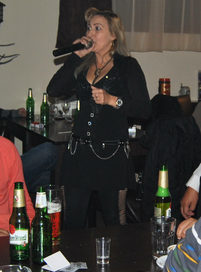 Marcela Rada are 42 de ani si l-a nascut pe Adrian, zis Fernando de la Caransebes, la 16 ani