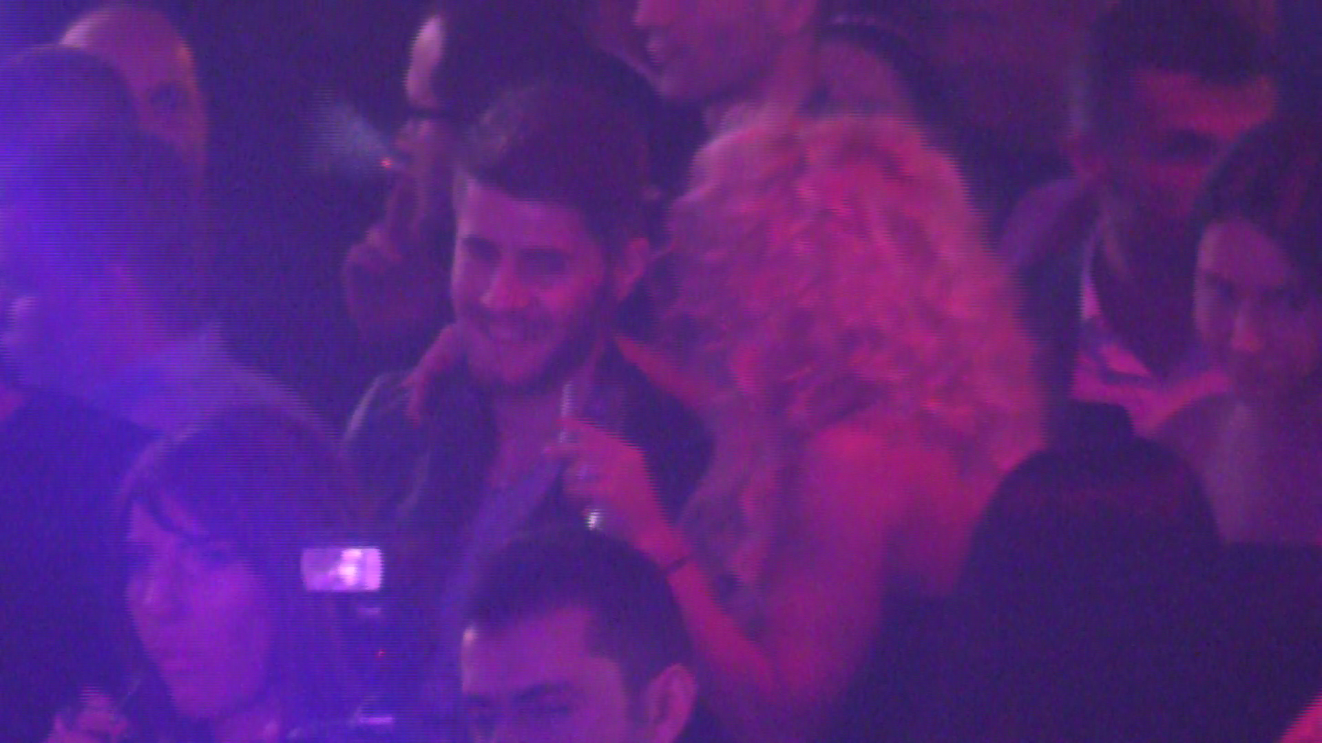 Anda Adam si Radut s-au simtit foarte bine in club, iar solista nu a ezitat sa-l ia pe fotbalist de gat