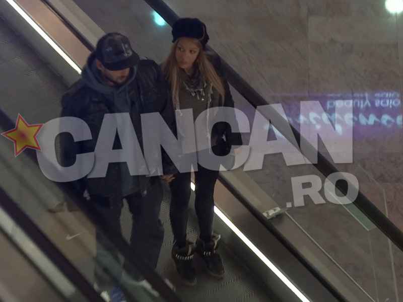 Ea e femeia care i-a îmblânzit inima lui Ombladon! Uite ce frumos se ţin de mână, la mall! Le stă bine împreună?