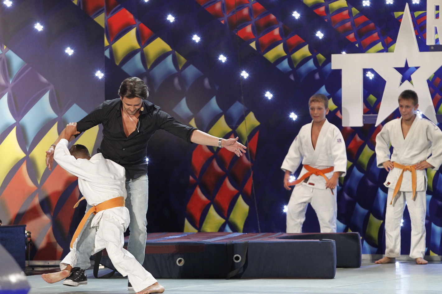 Mihai Petre, pus la pământ de un judokan, pe scena de la