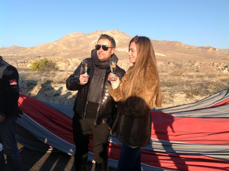 Ramona a ramas in anturajul lui Catalin Botezatu si implicit al lui Vincenzo, dupa ce a castigat cea de-a treia editie a concursului 