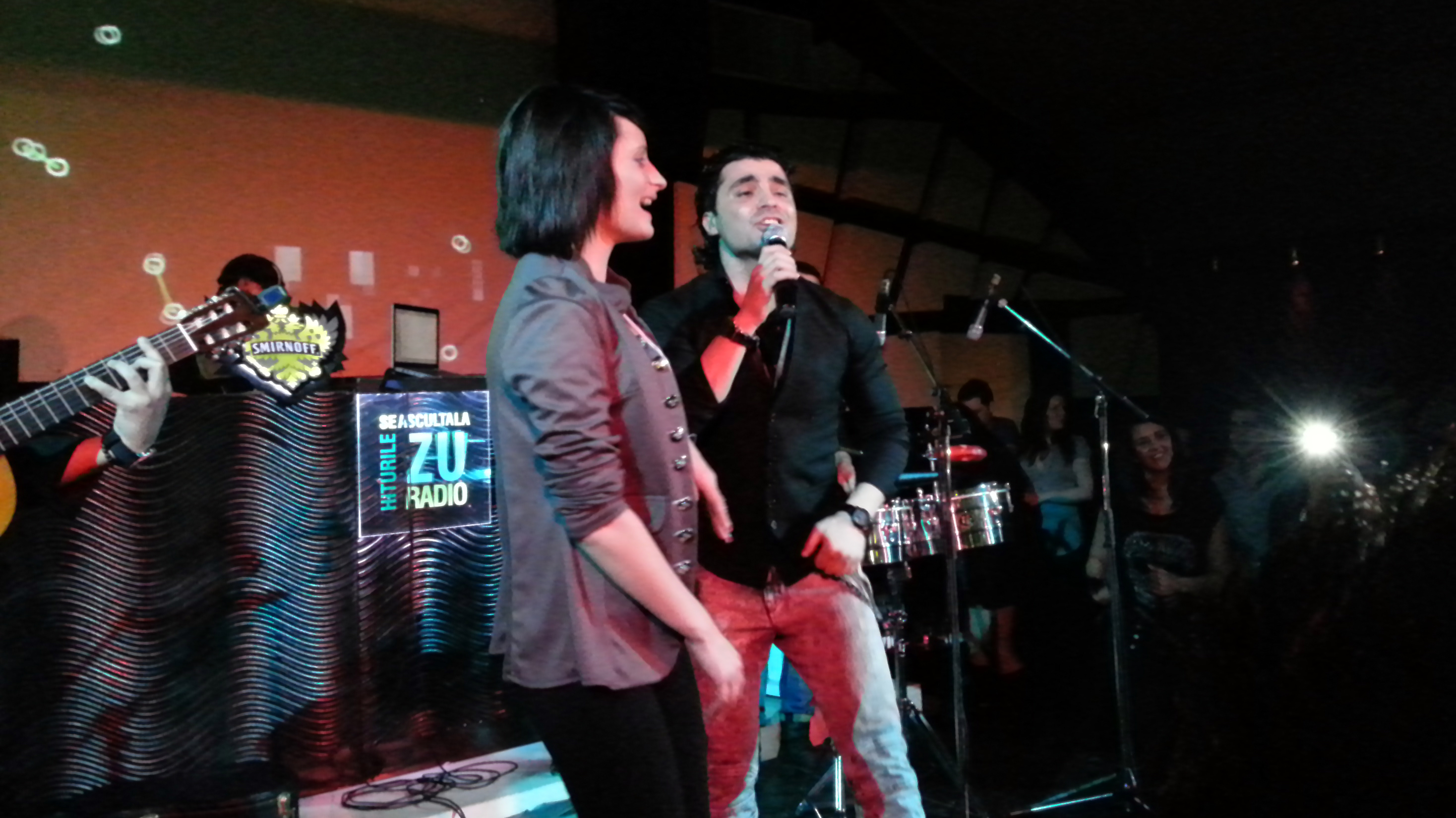 O fana a urcat alaturi de el pe scena si au cantat impreuna o piesa