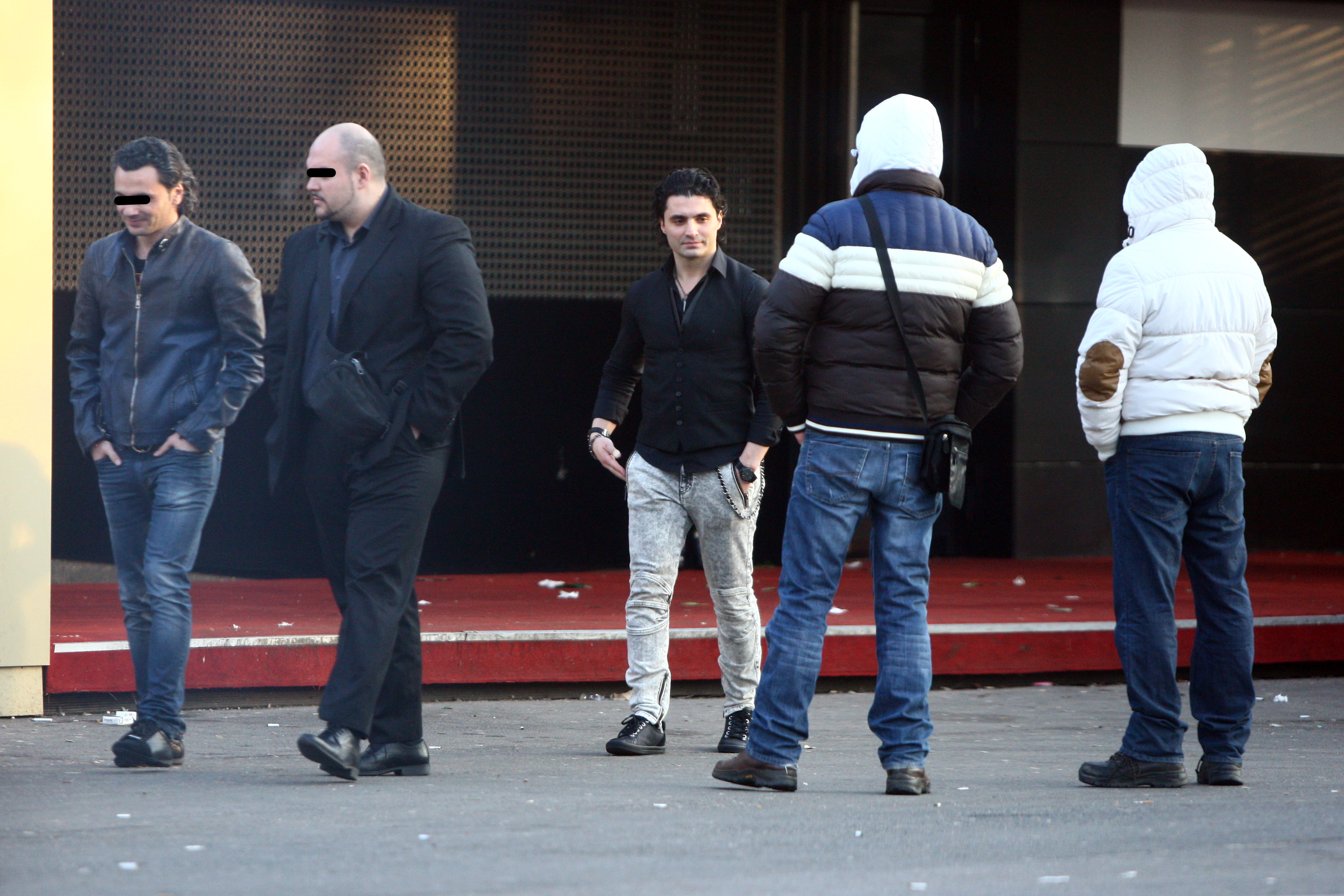 La ora opt dimineata, Pepe a parasit clubul. Pe chip se puteau citi urmele noptii..grele de distractie