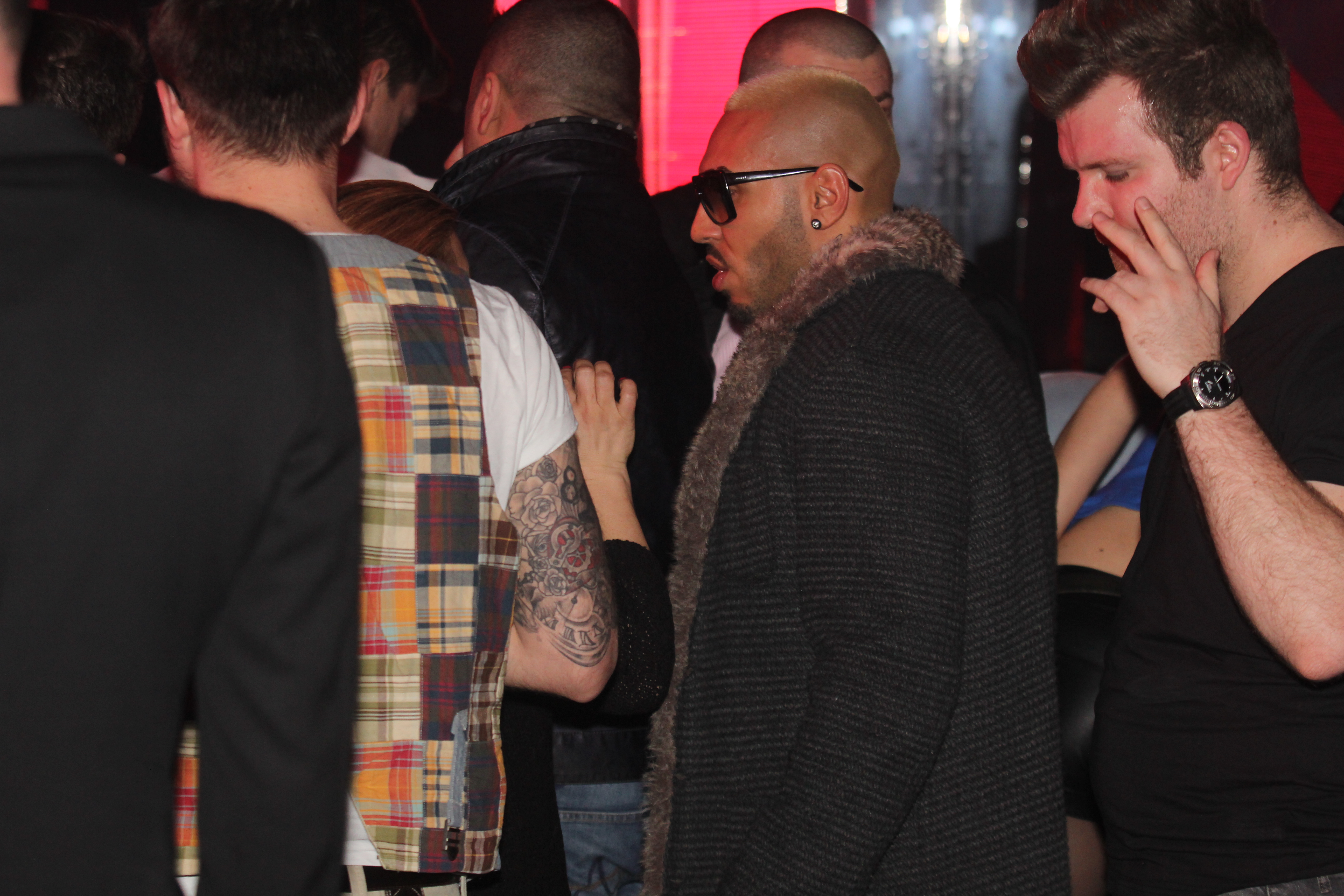 Desi este considerat unul dintre cei mai sexy barbati din Romania, Velea are complex ca este prea mic de inaltime