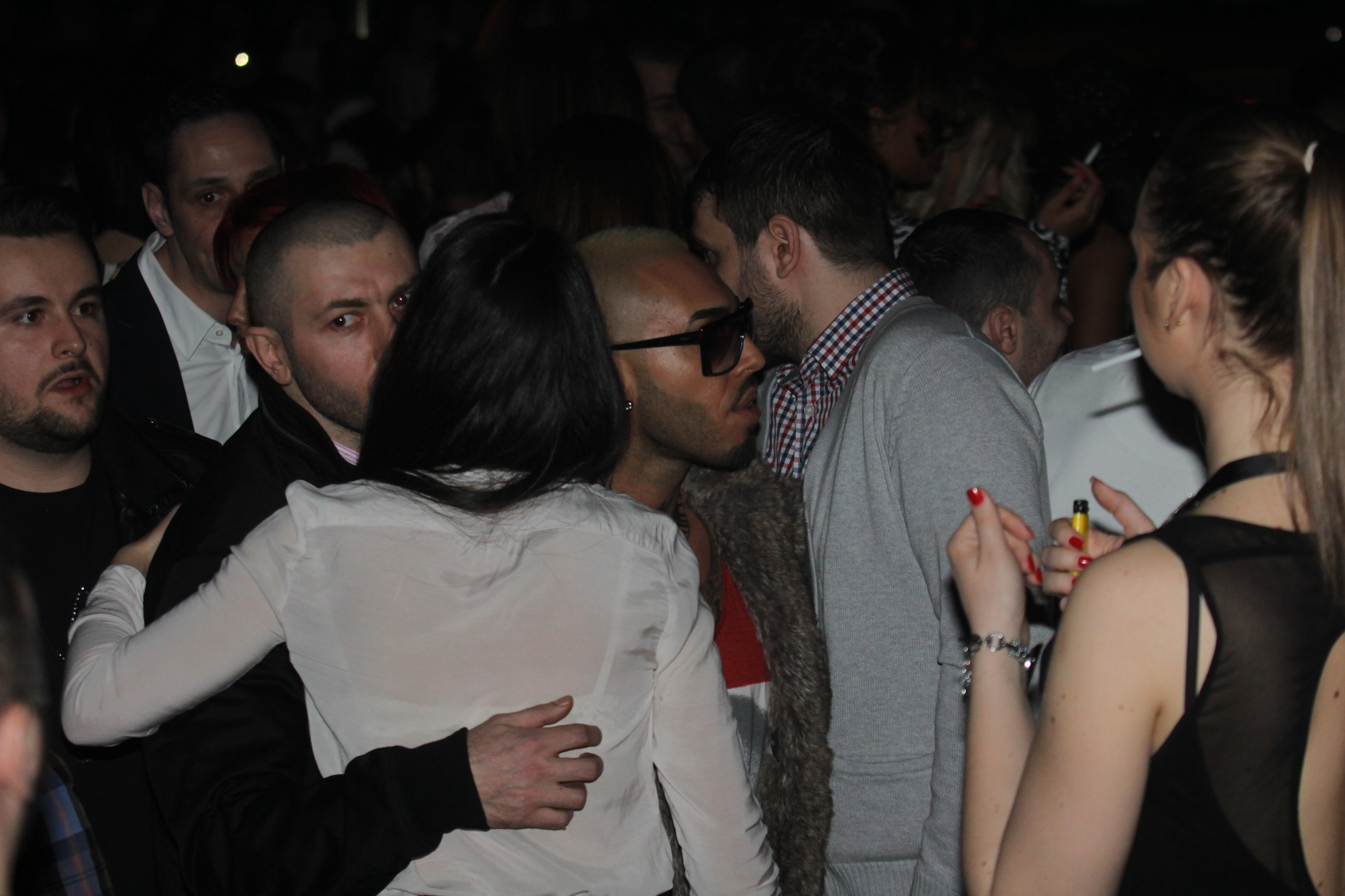 Cand este in multime, cantaretul de abia se vede