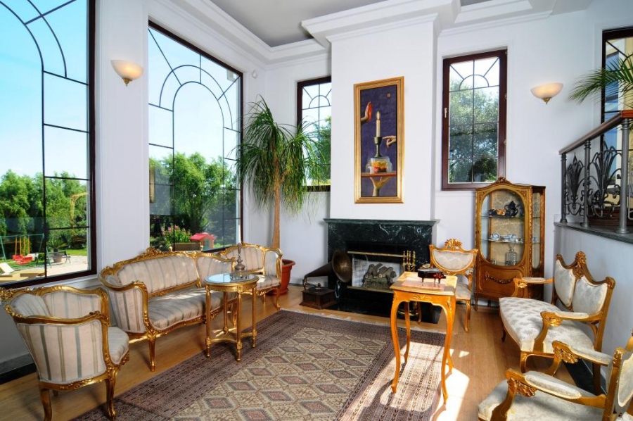 Moni a fost supranumita, la scurt timp dupa ce s-a maritat cu Irinel, 