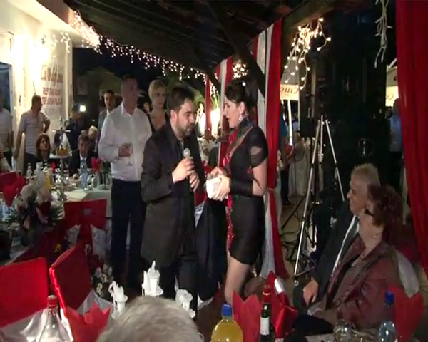 Mariana a avut grija sa il premieze pe manelist pentru melodiile cantate