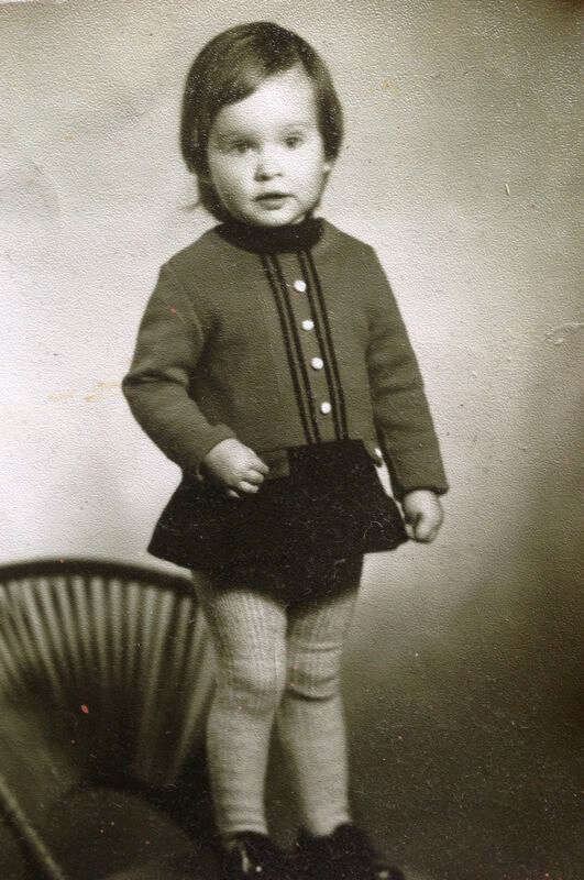 De la o arsta frageda, Vica a plecat din sanul familiei