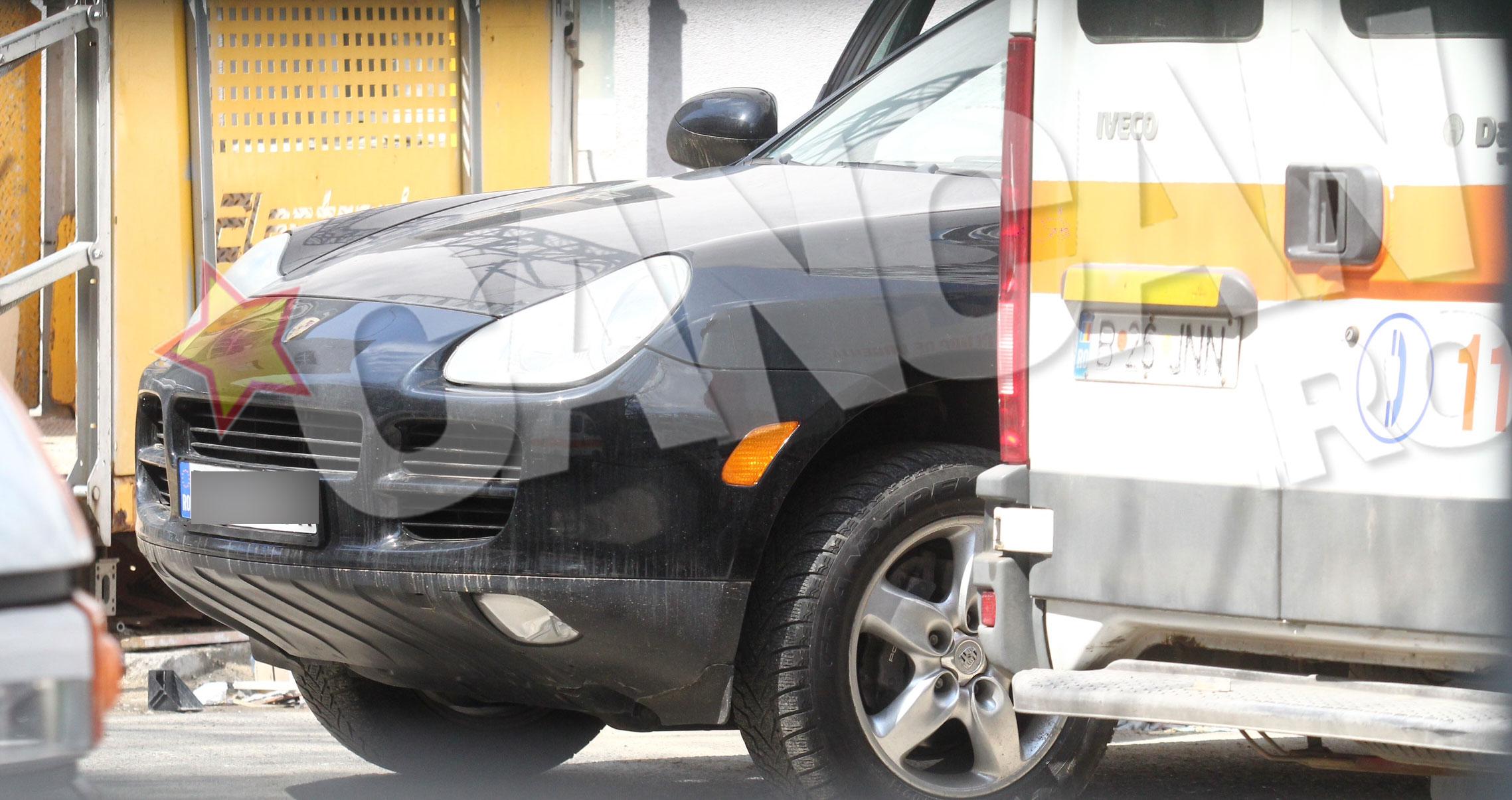 Masina cu care Razvan a venit la Spitalul Floreasca e inca acolo, asteptand-o pe Oana