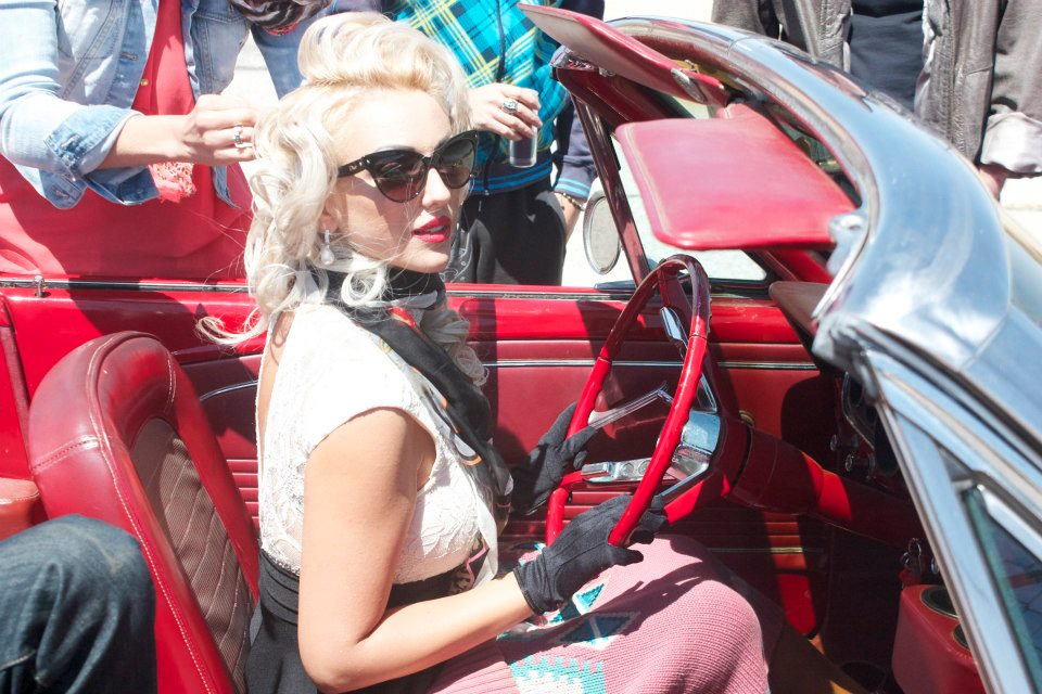 In videoclipul mamei sale tanara seaman cu Marilyn Monroe.