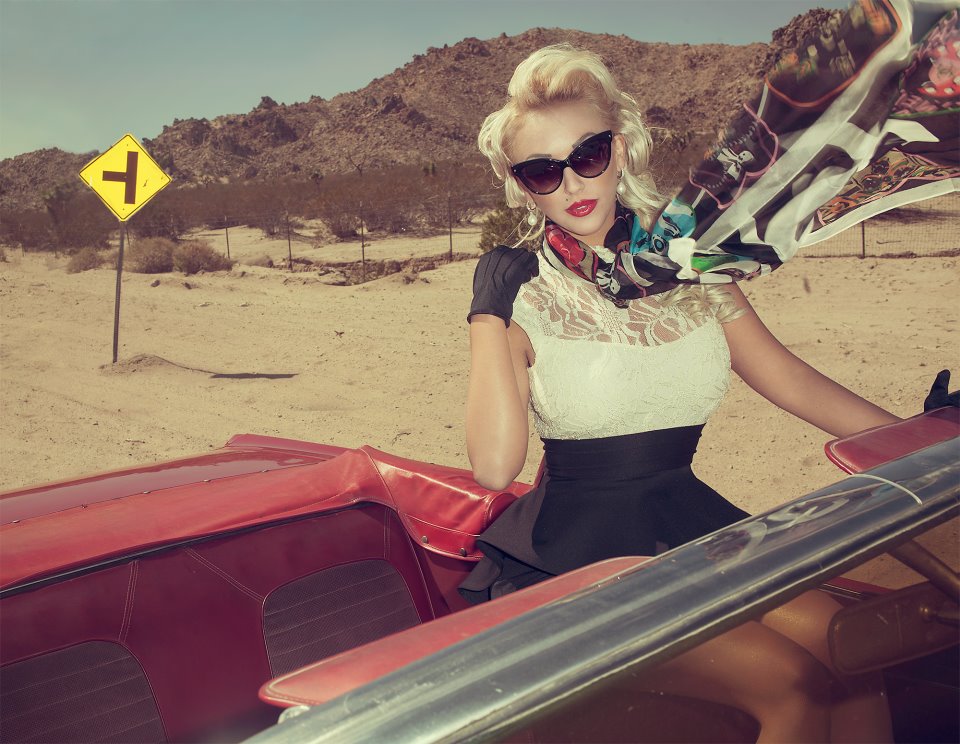 In videoclipul mamei sale tanara seaman cu Marilyn Monroe.