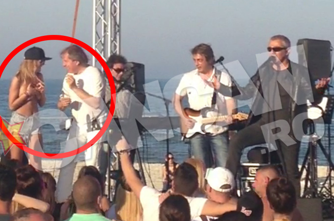 Inainte de a-i sari in ajutor, Tino Furtuna o priveste atent cateva momente, in aplauzele fanilor