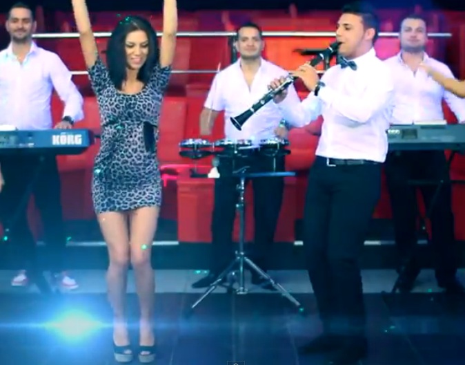 Dansatoarea care face videochat