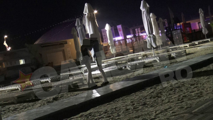 Tanarul si-a inclestat mainile in jurul braului ei