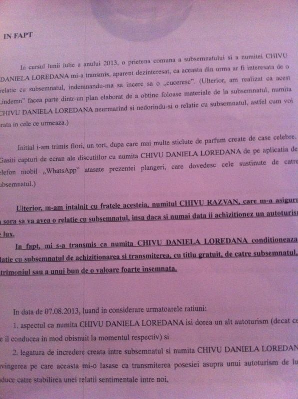 Atat blonda cat si familia ei este acuzata de prostitutie, respectiv proxenetism