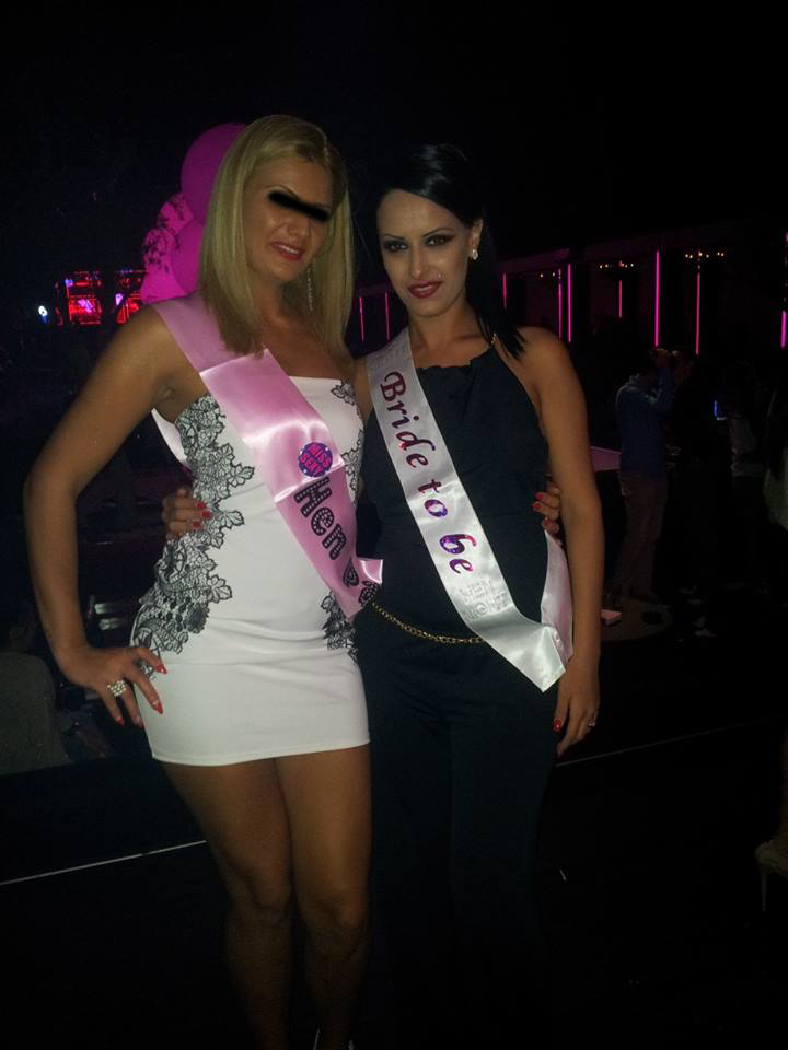 Fiica lui Fane Spoitoru la petrecerea burlacitelor