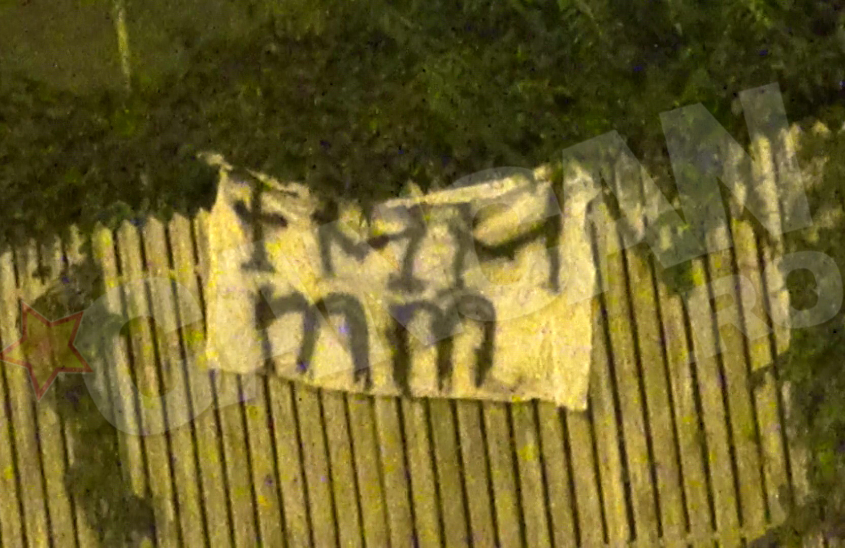 Un alt banner contine o injuratura folosita de multa ori la meciurile Stelei