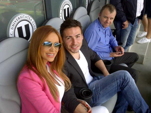 Adrian nu o poate uita pe Bianca si isi cauta o iubita identica