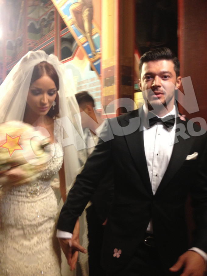Bianca si Victor s-au casatorit religios pe 30 septembrie