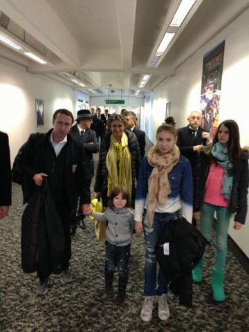 |Antrenorul si-a luat toata familia la Londra, pentru a-i purta noroc