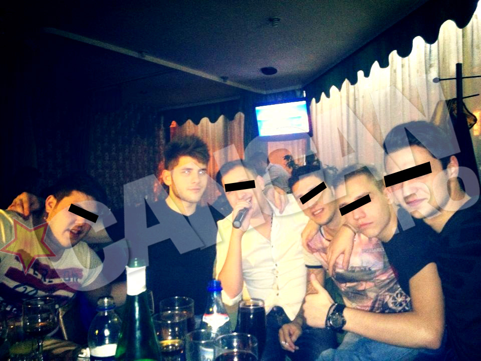 TInerii au petrecut cu vin si cu lautari pana in zori