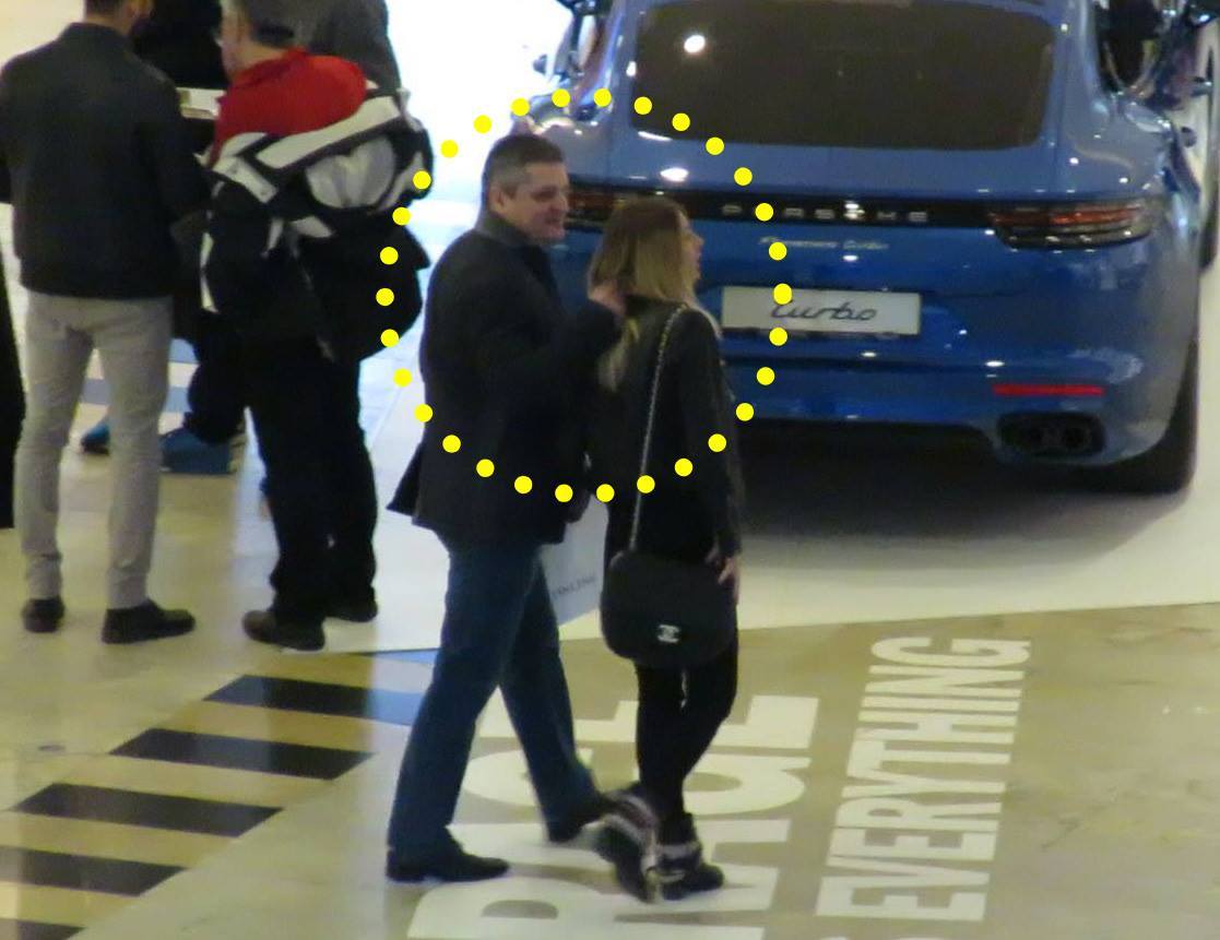 Radu Cristescu a fost surprins în trecut trăgându-şi de păr iubita la mall