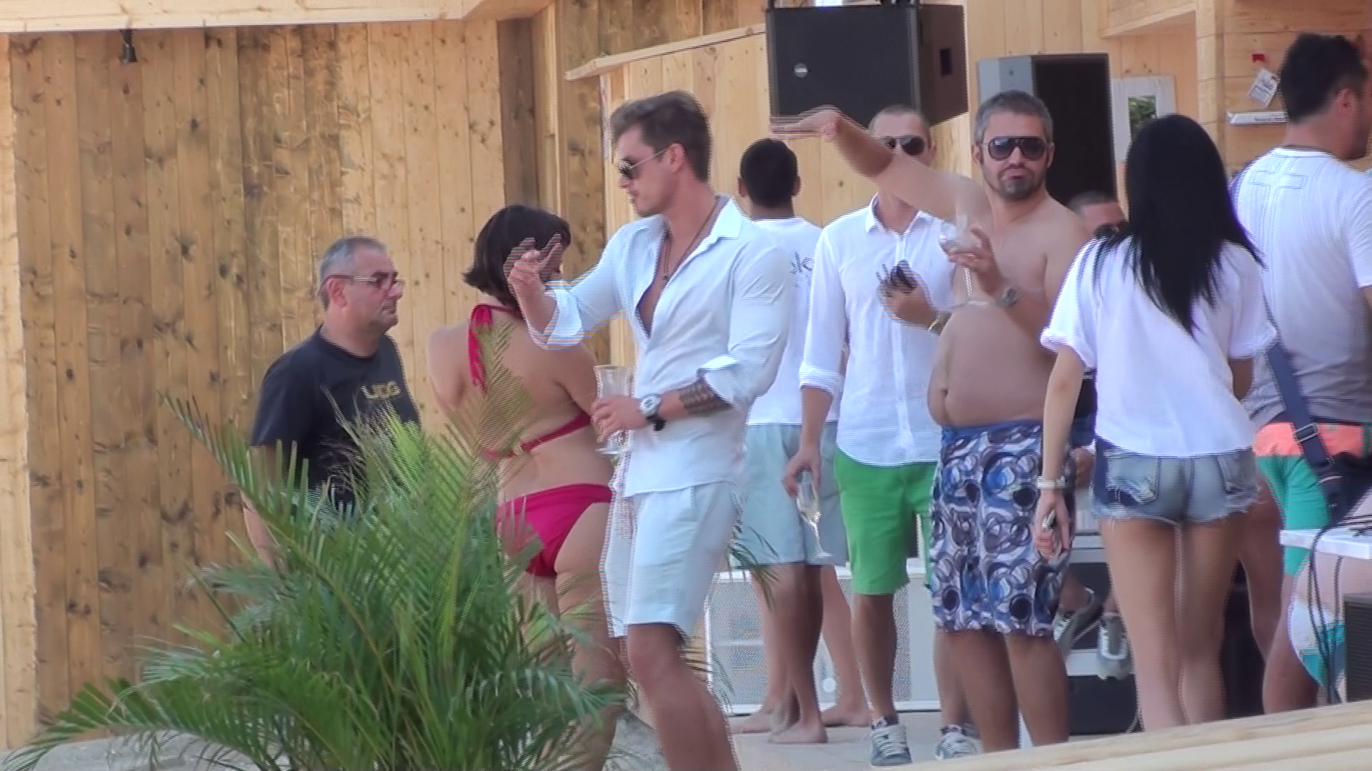 Bogdan a incins plaja pe ritmuri de house