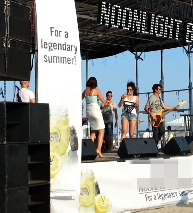 De la platane, Dj Wanda a trecut direct la microfon