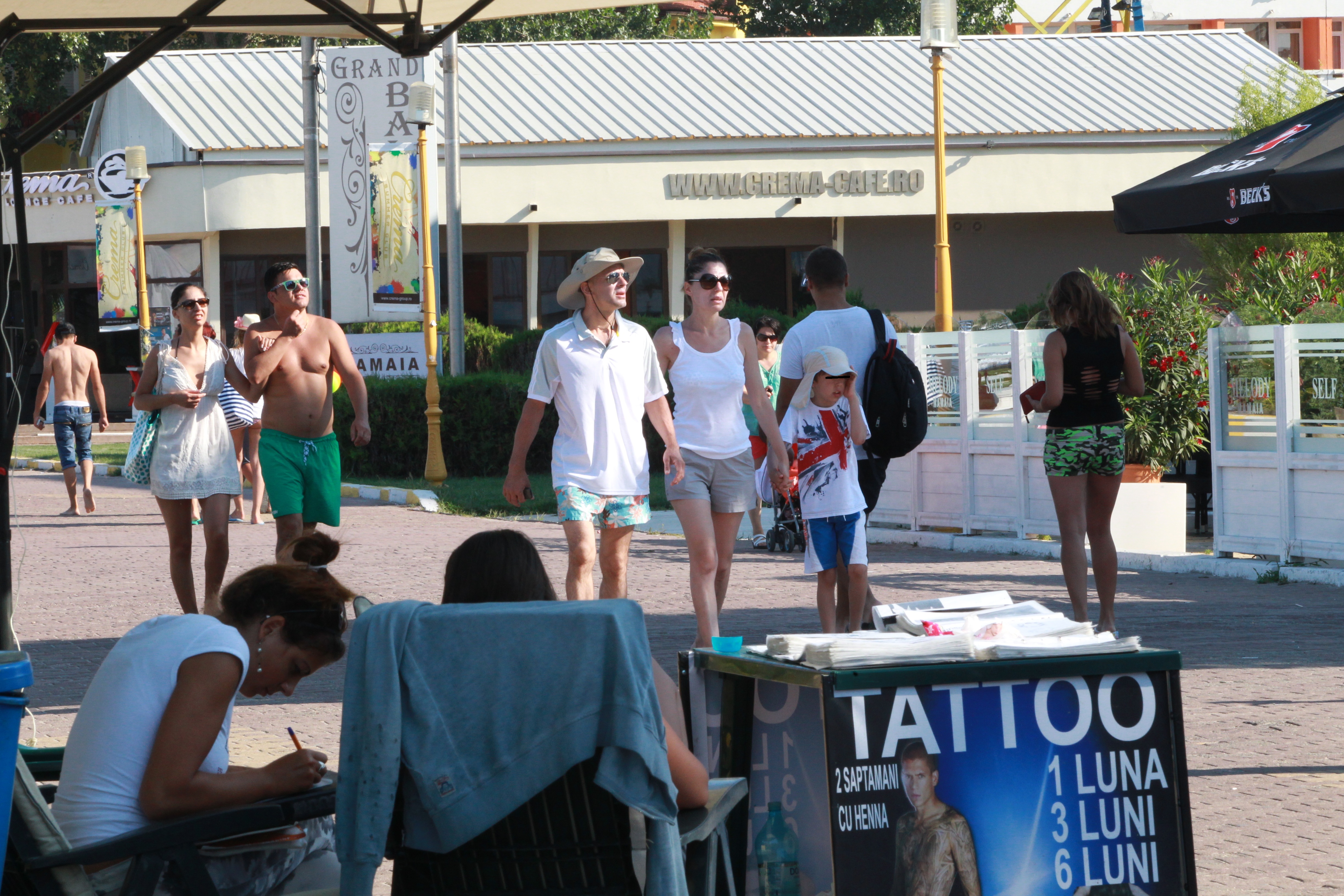 Folcloristul a petrecut un sejur la malul marii alaturi de familia lui