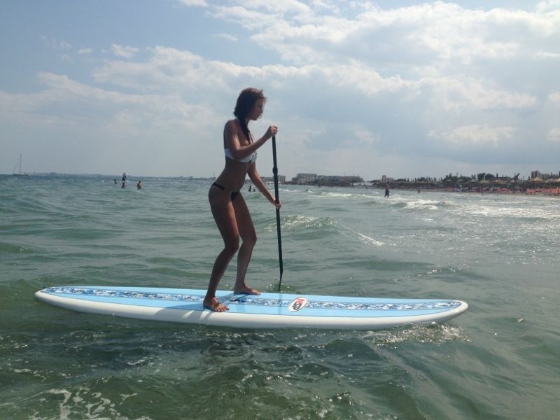 Roxana a incercat sa-si mentina echilibrul pe placa