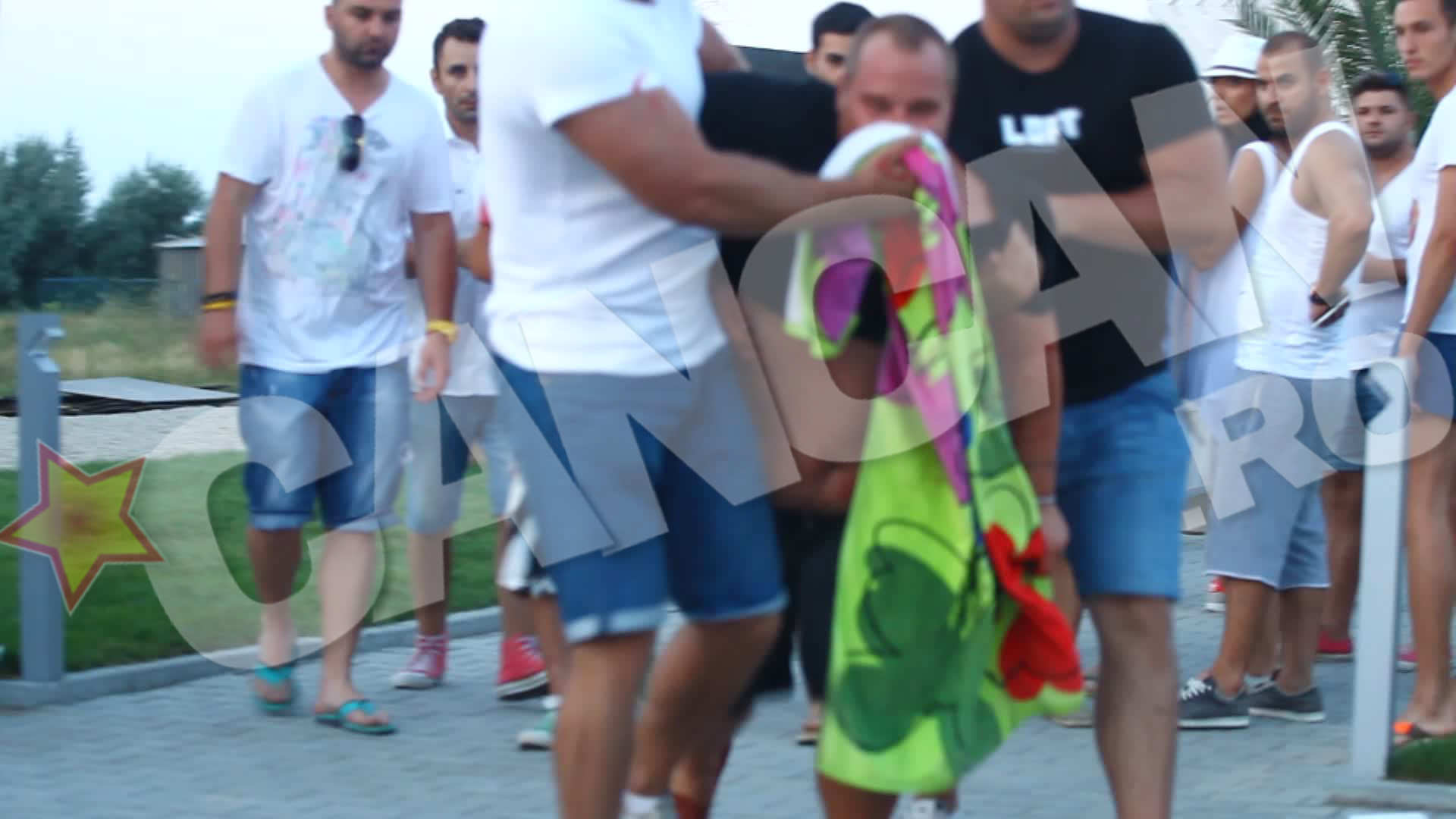 Victima a incercat sa isi opresca sangerarea cu un prosop