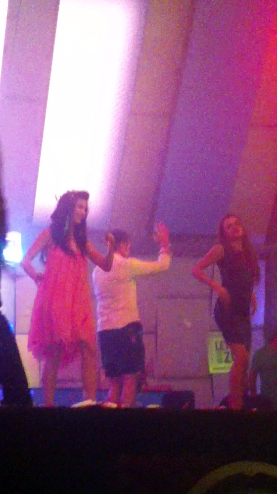 Cei doi s-au miscat pe ritmuri grecesti