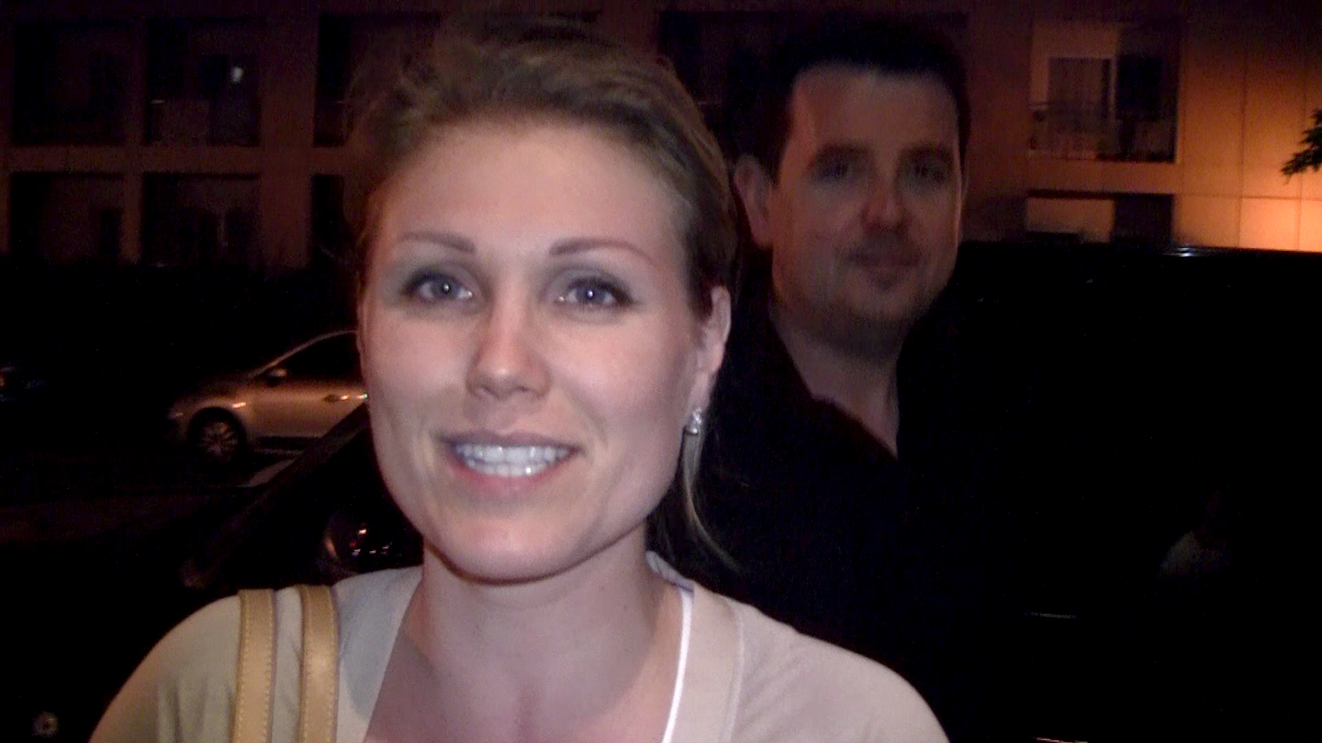 Dupa o seara pierduta, fata artistei nu arata tocmai bine