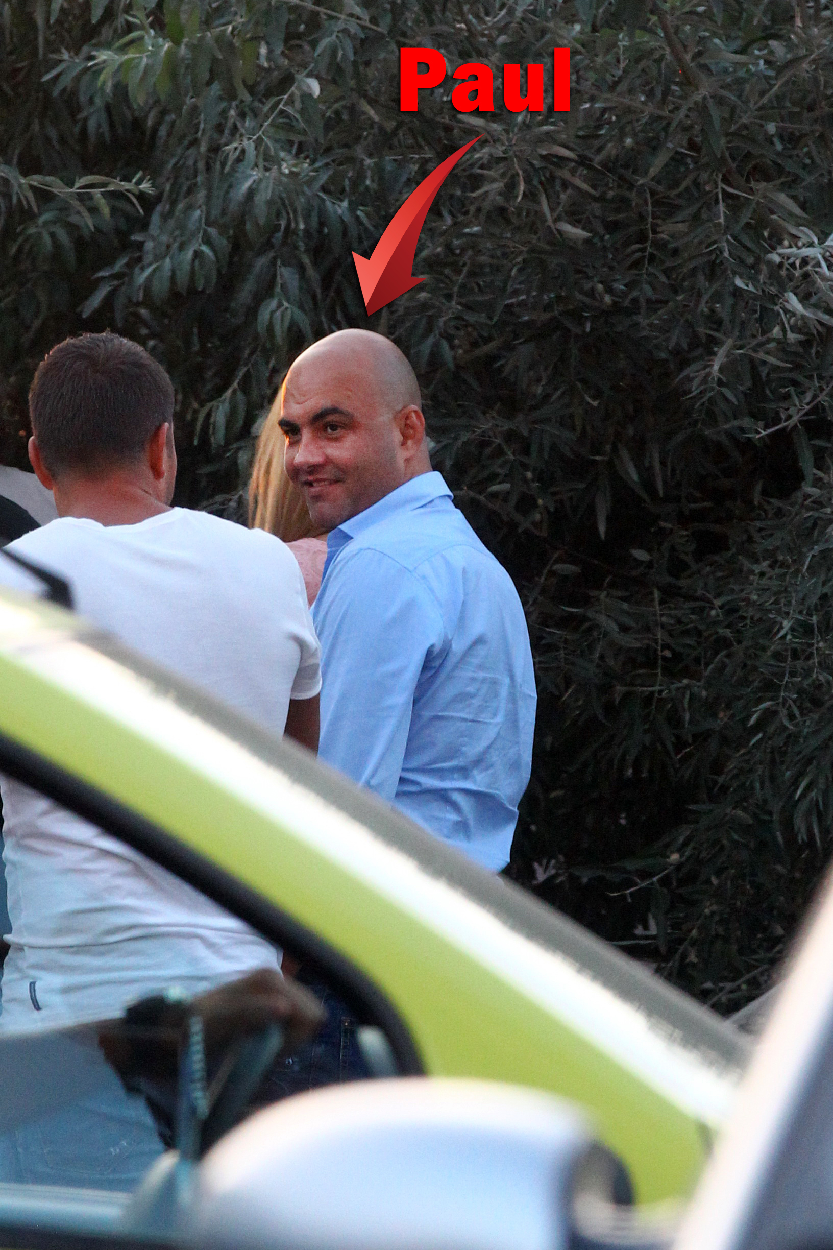 Iubitul Denisei pare sa se inteleaga de minune cu impresarul Curea